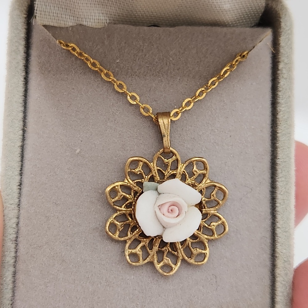 Vintage Victorian Revival Porcelain Rose Filigree Necklace Gold Tone Cottagecore